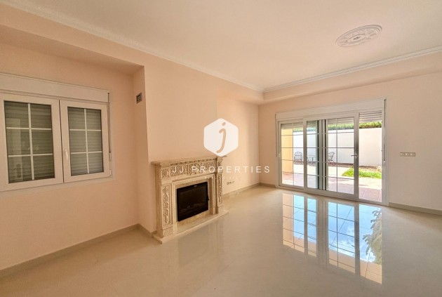 Z drugiej ręki - Villa -
Cabo Roig - Costa Blanca