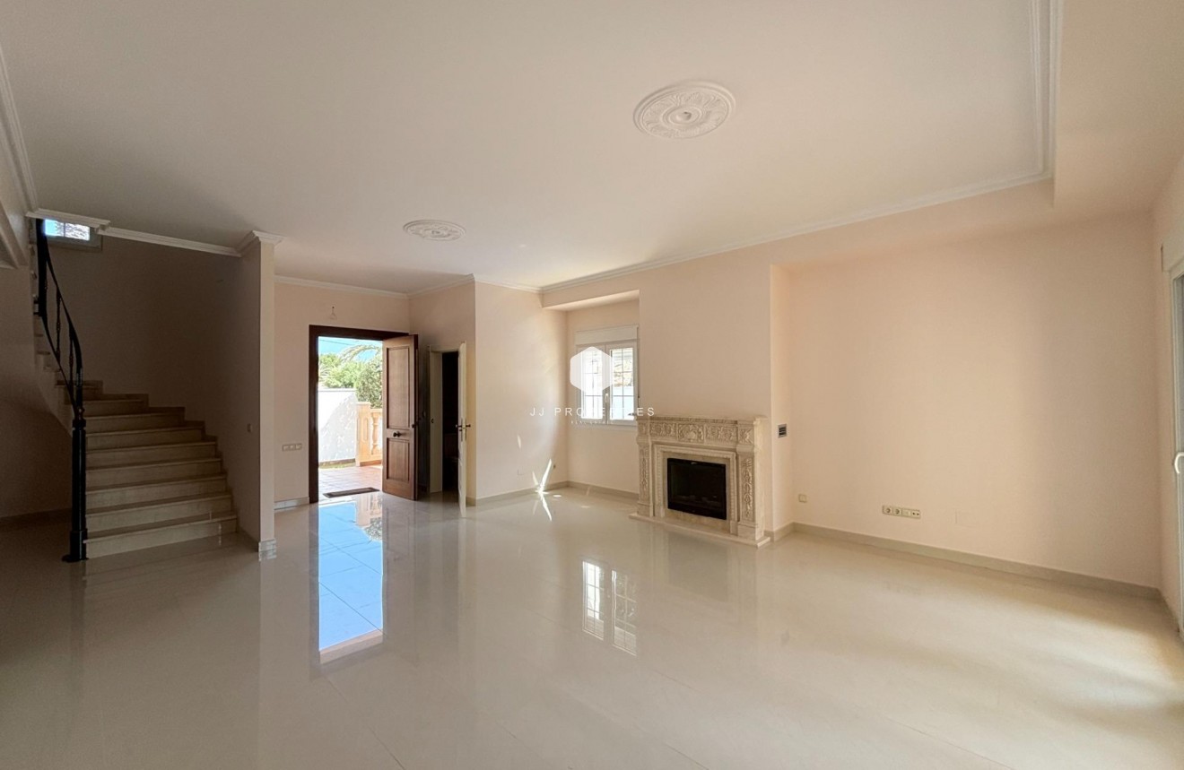 Z drugiej ręki - Villa -
Cabo Roig - Costa Blanca