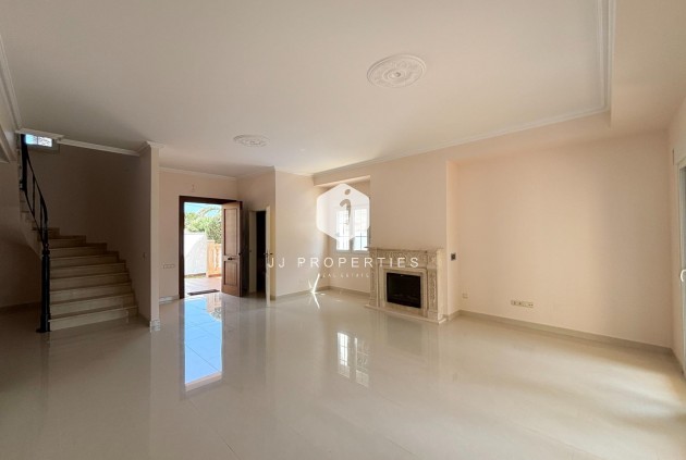 Z drugiej ręki - Villa -
Cabo Roig - Costa Blanca
