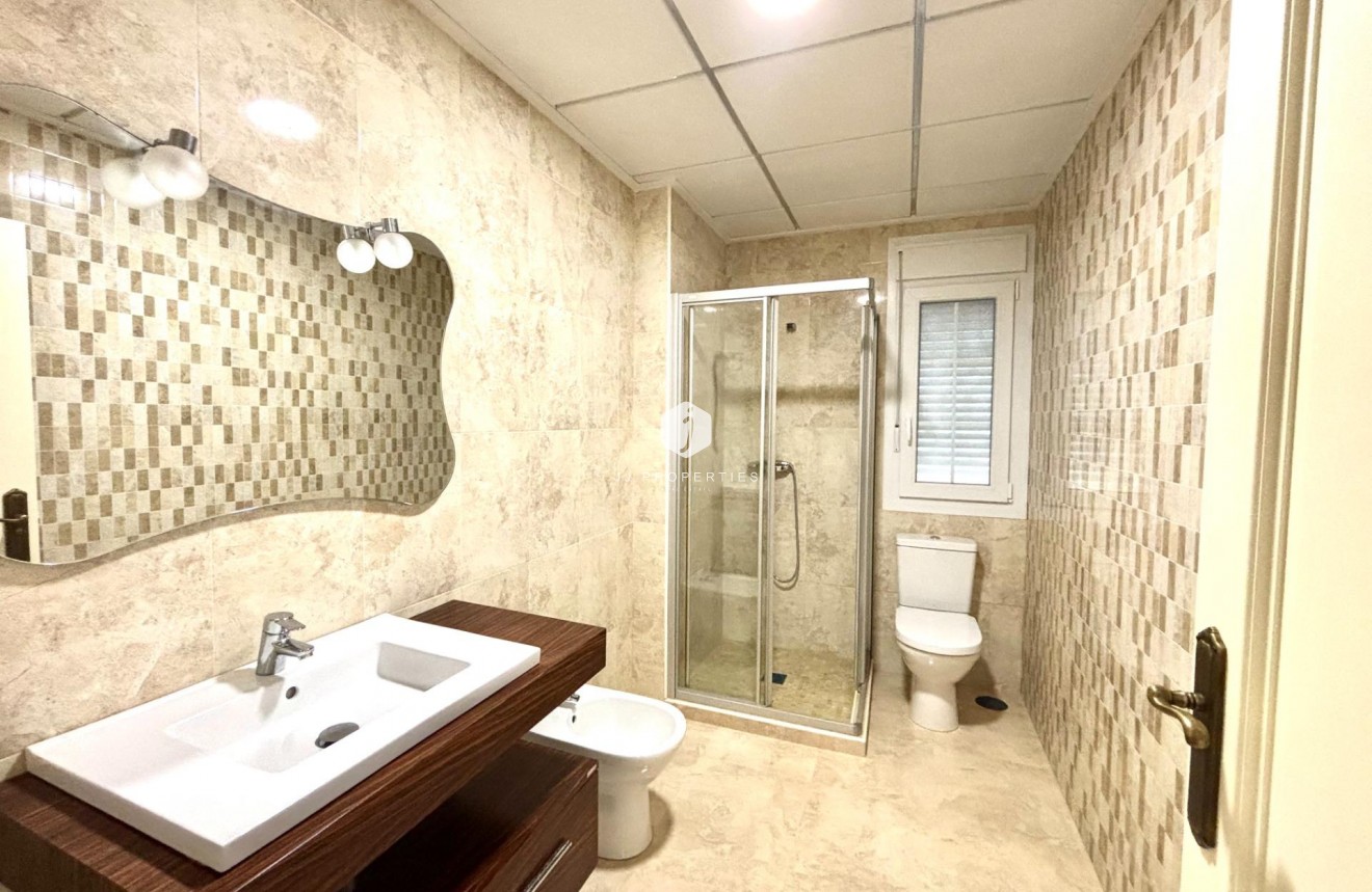 Z drugiej ręki - Villa -
Cabo Roig - Costa Blanca