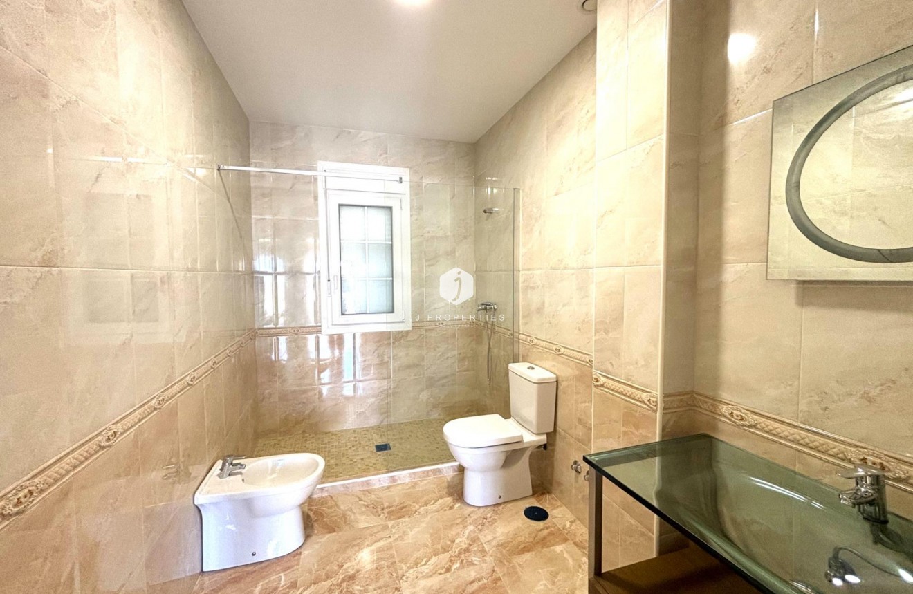 Z drugiej ręki - Villa -
Cabo Roig - Costa Blanca