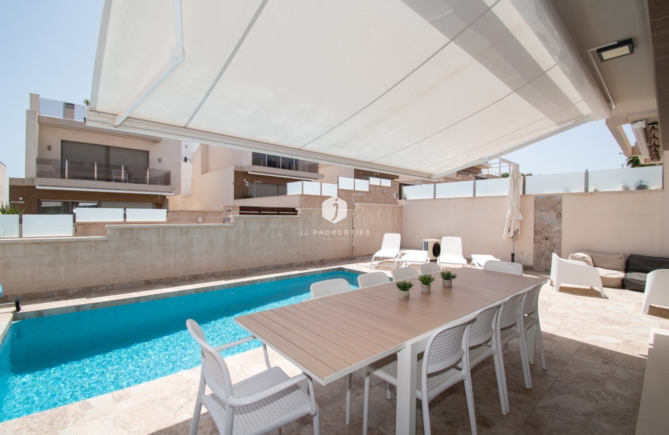 Tweedehands - Villa -
Orihuela Costa - Costa Blanca