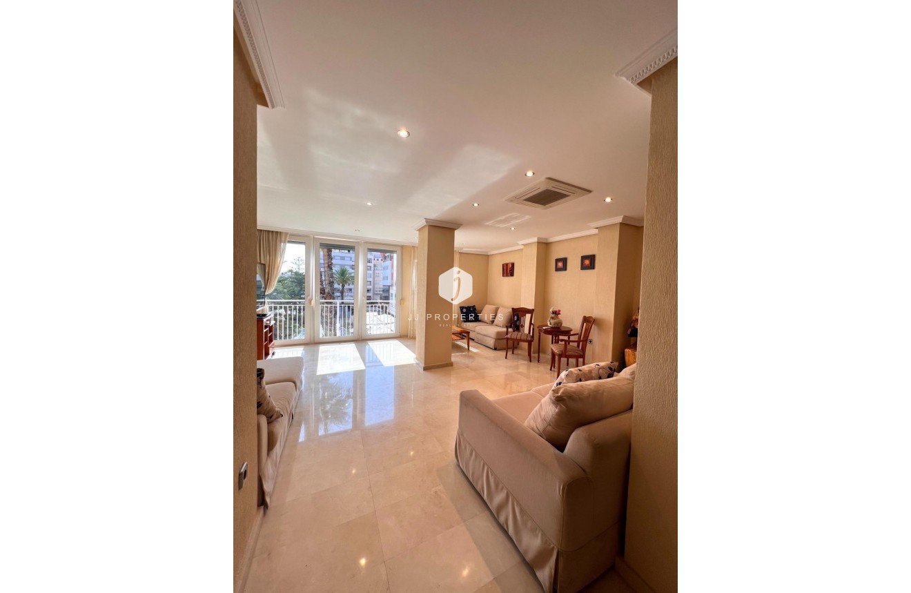 Tweedehands - duplex -
Torrevieja