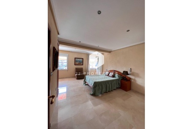 Tweedehands - duplex -
Torrevieja