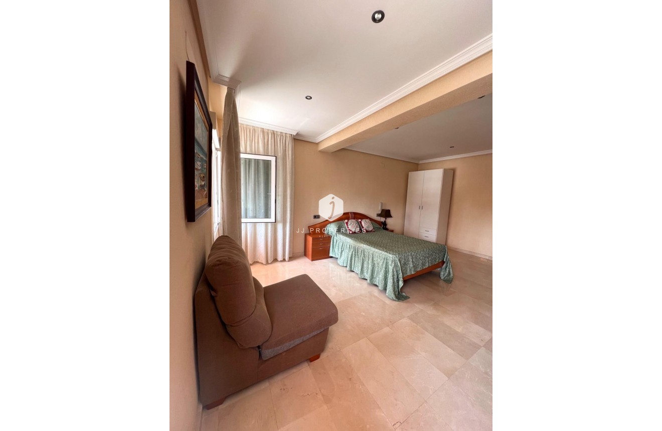 Tweedehands - duplex -
Torrevieja