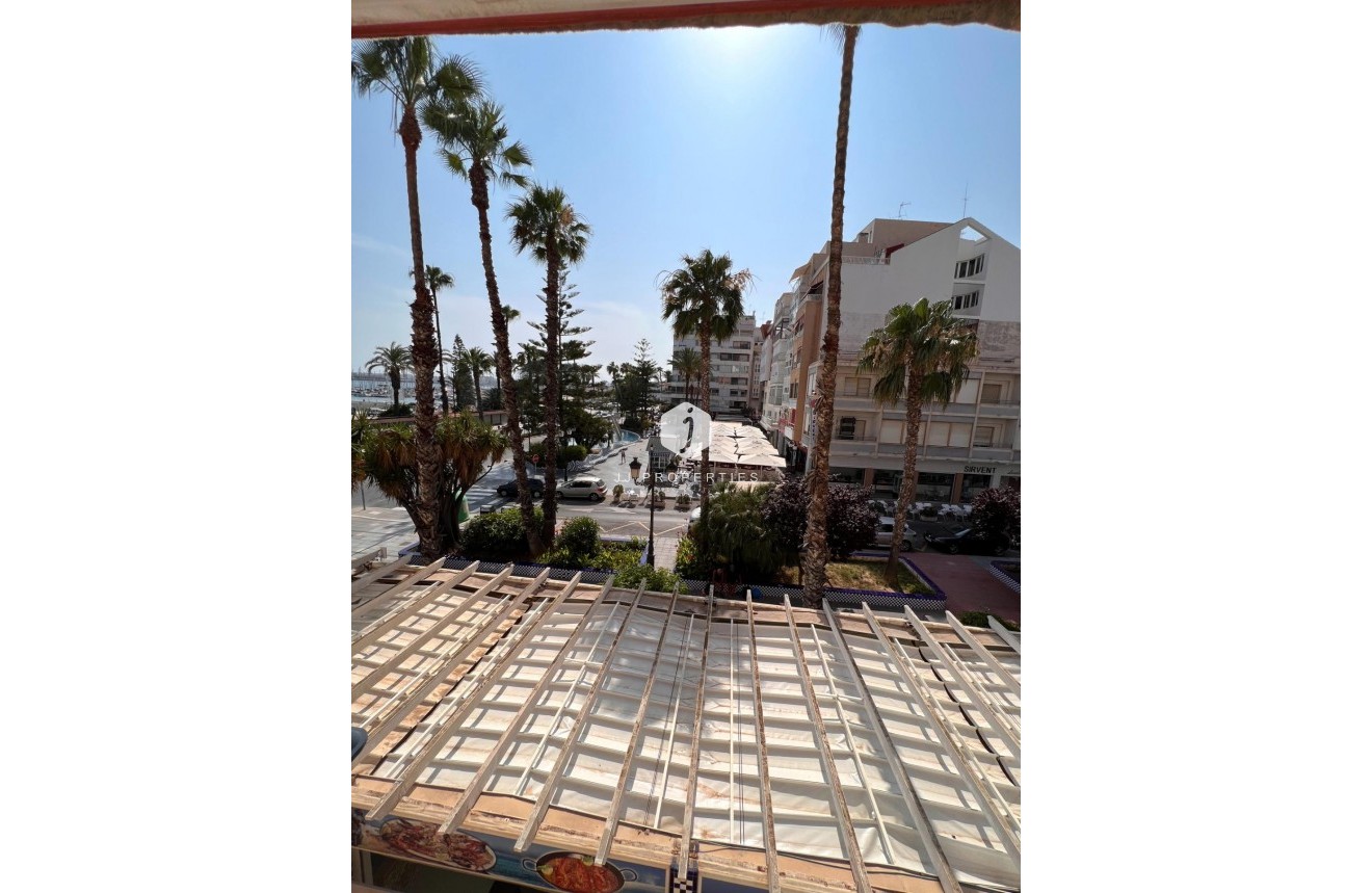 Tweedehands - duplex -
Torrevieja