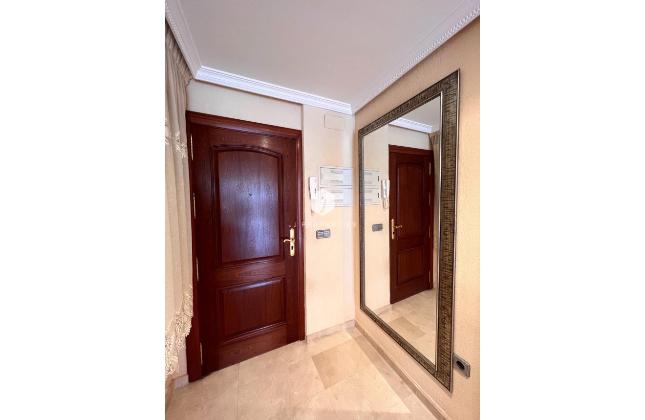 Tweedehands - duplex -
Torrevieja