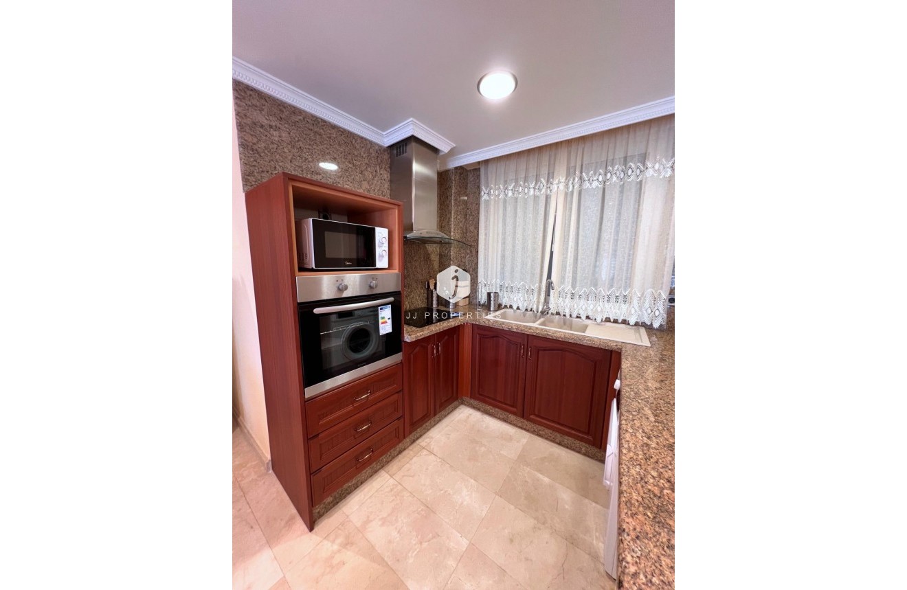 Tweedehands - duplex -
Torrevieja
