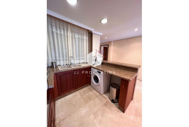 Tweedehands - duplex -
Torrevieja