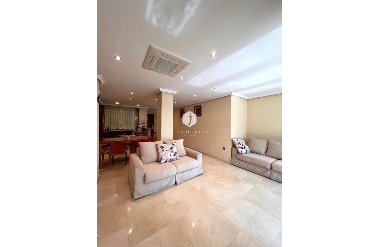 Tweedehands - duplex -
Torrevieja