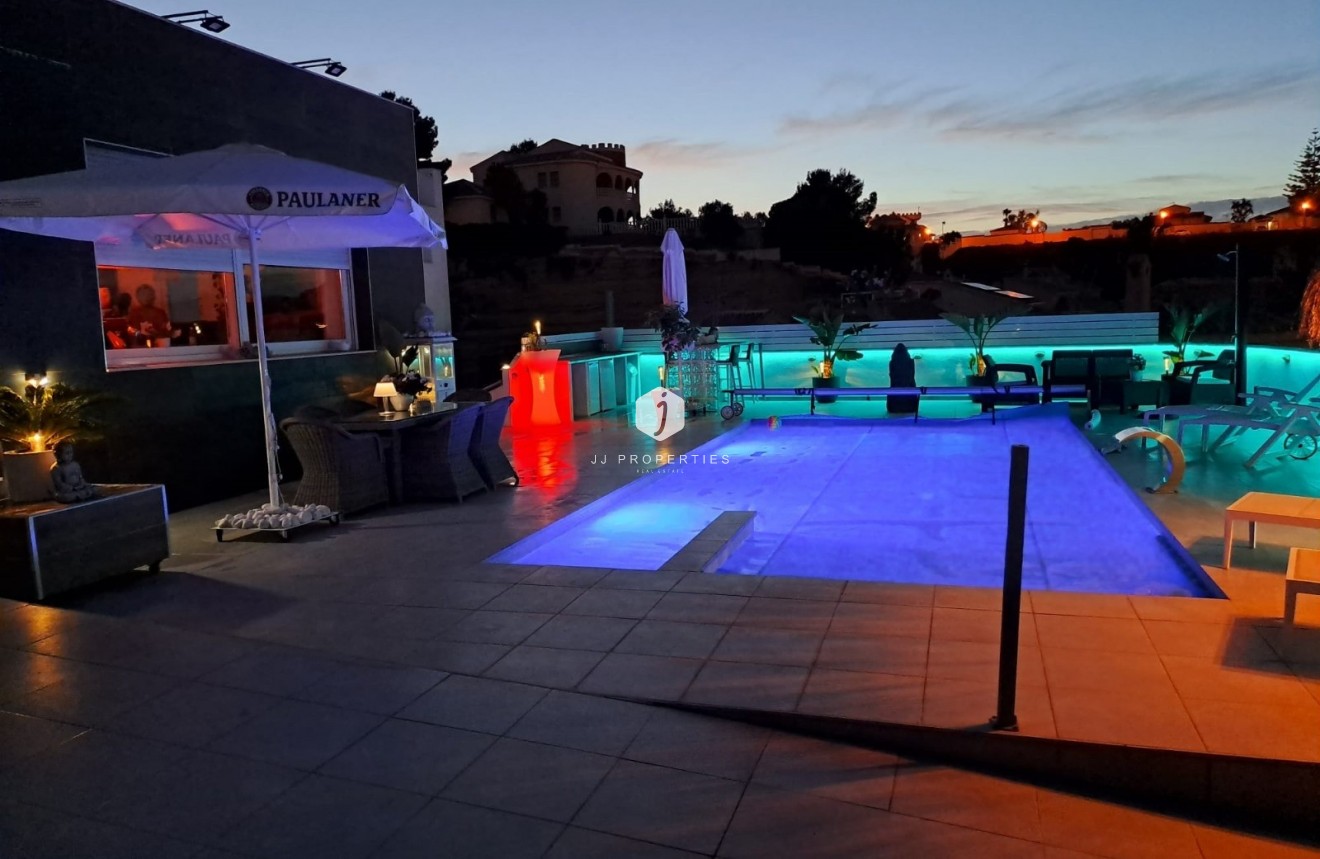 Aus zweiter Hand - Villa -
Rojales - Inland
