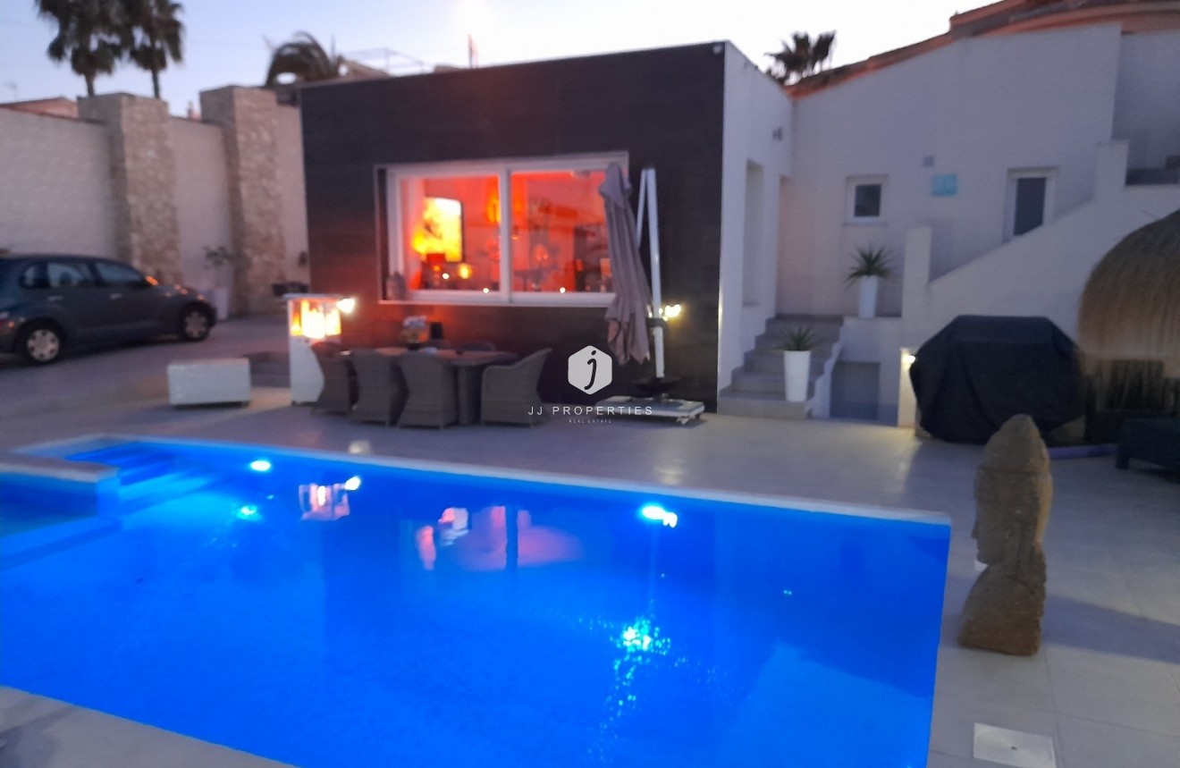 Aus zweiter Hand - Villa -
Rojales - Inland