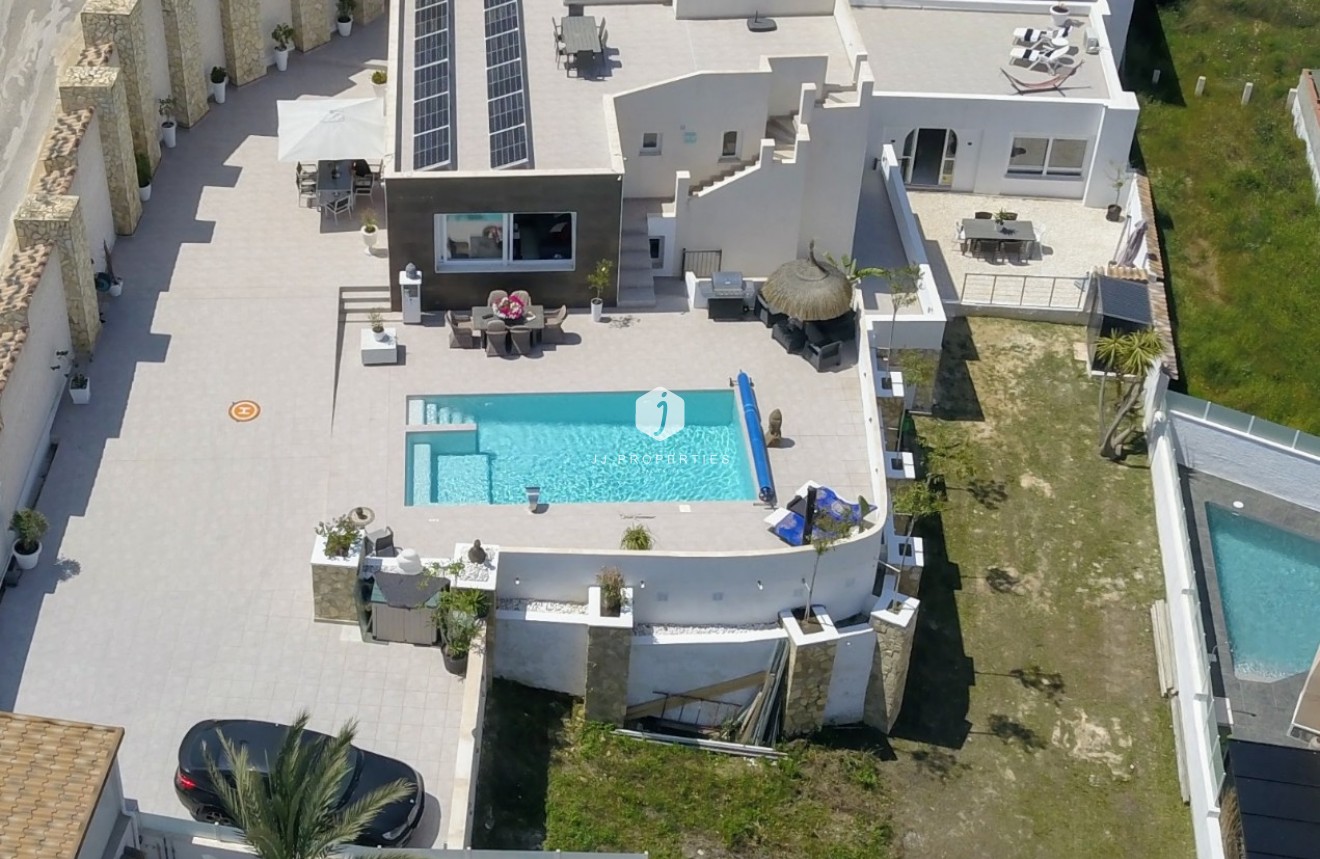 Aus zweiter Hand - Villa -
Rojales - Inland