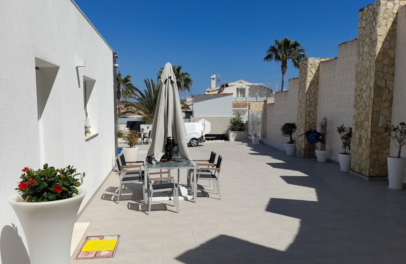 Aus zweiter Hand - Villa -
Rojales - Inland