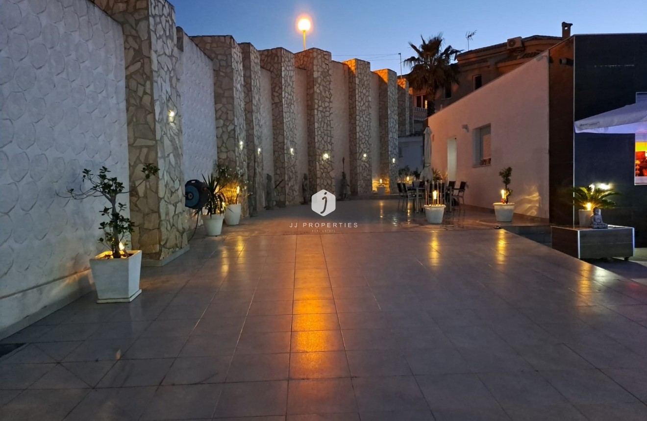 Aus zweiter Hand - Villa -
Rojales - Inland