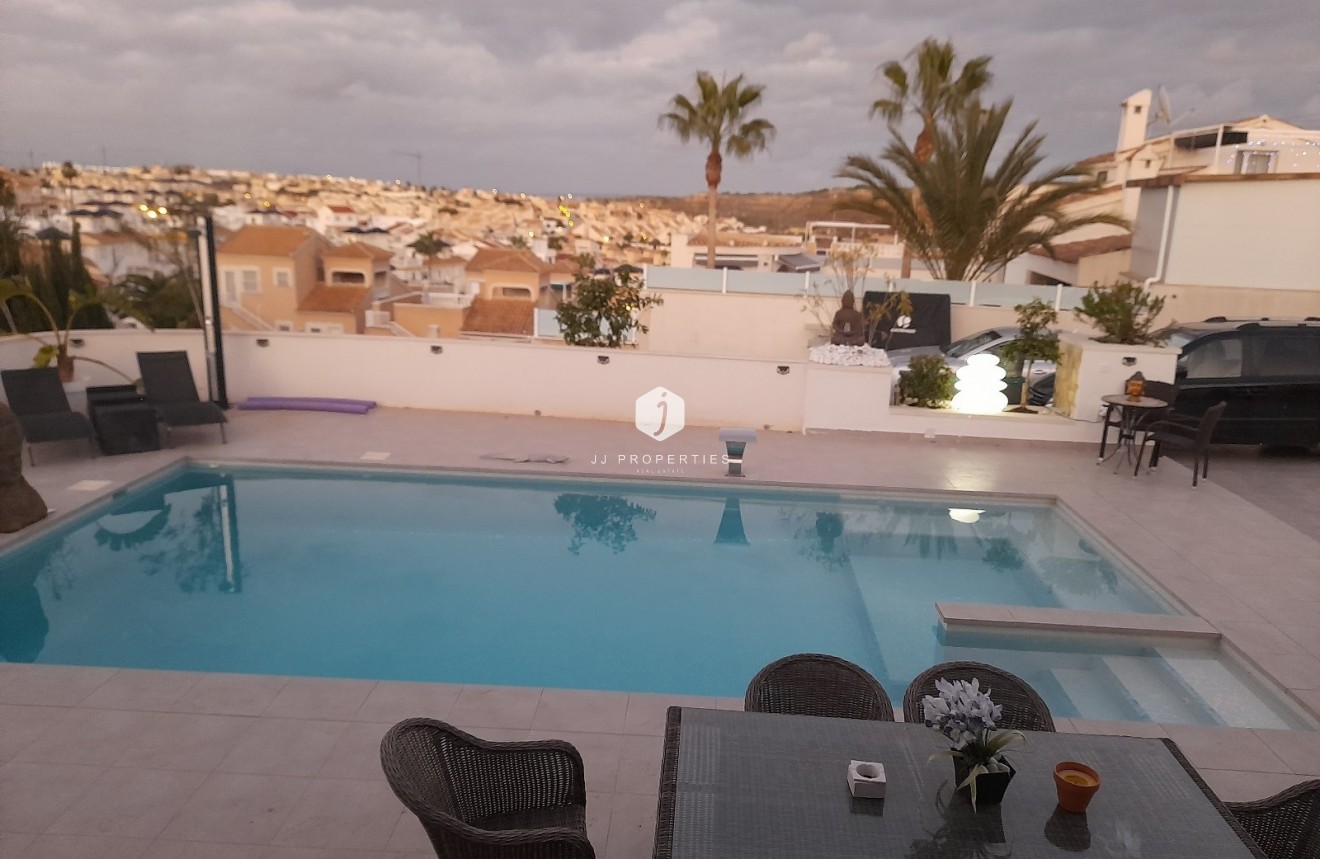 Aus zweiter Hand - Villa -
Rojales - Inland