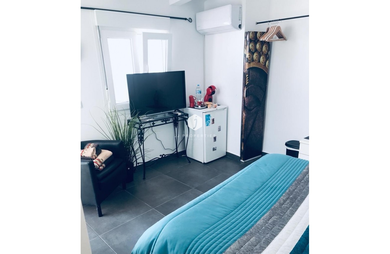 Aus zweiter Hand - Villa -
Rojales - Inland