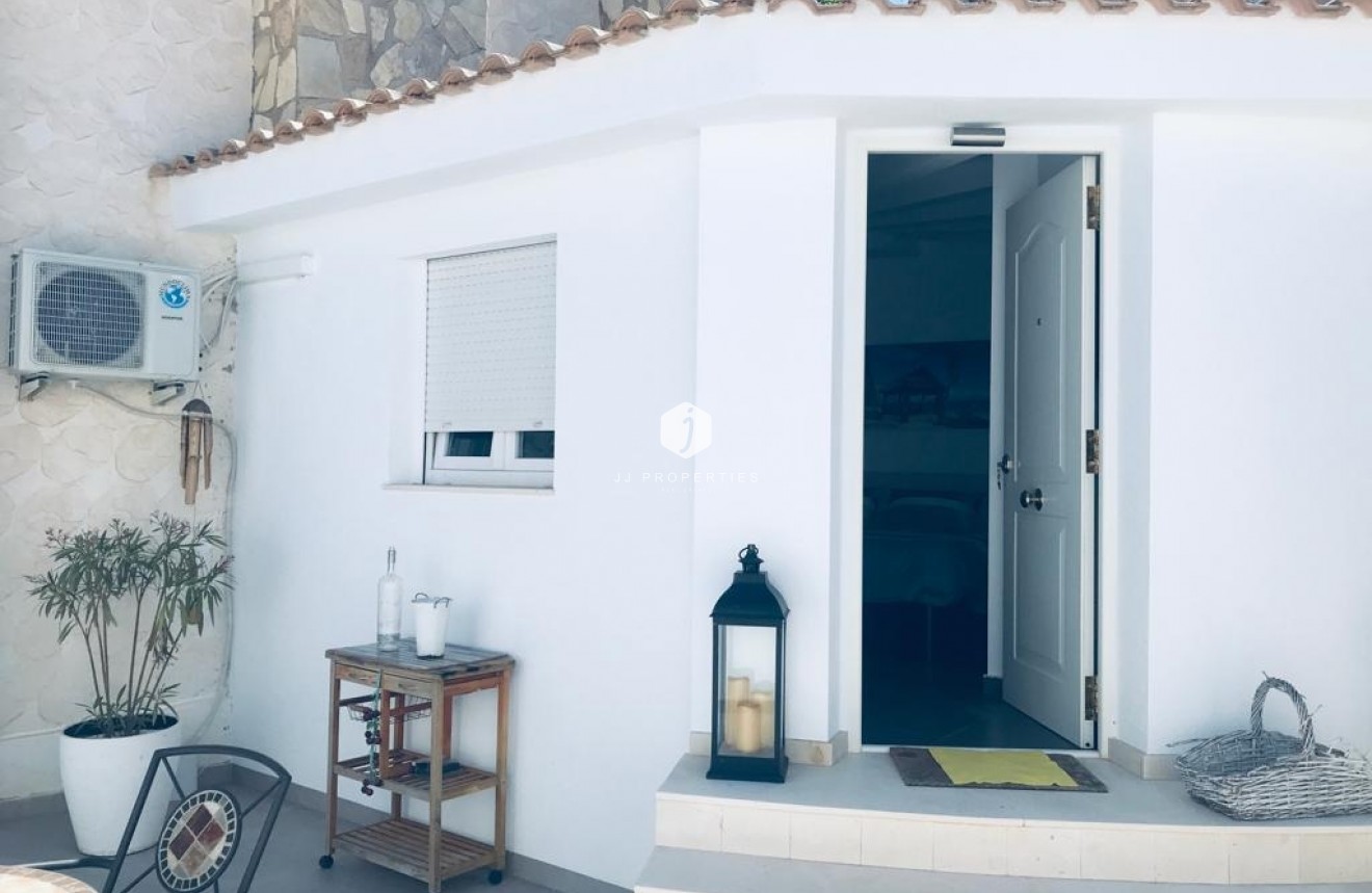 Aus zweiter Hand - Villa -
Rojales - Inland