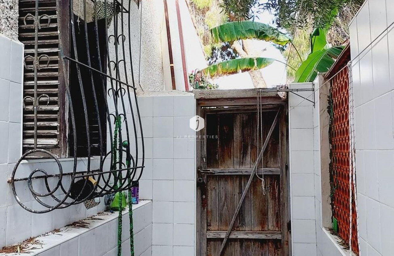 Z drugiej ręki - Villa -
Orihuela Costa - Punta Prima