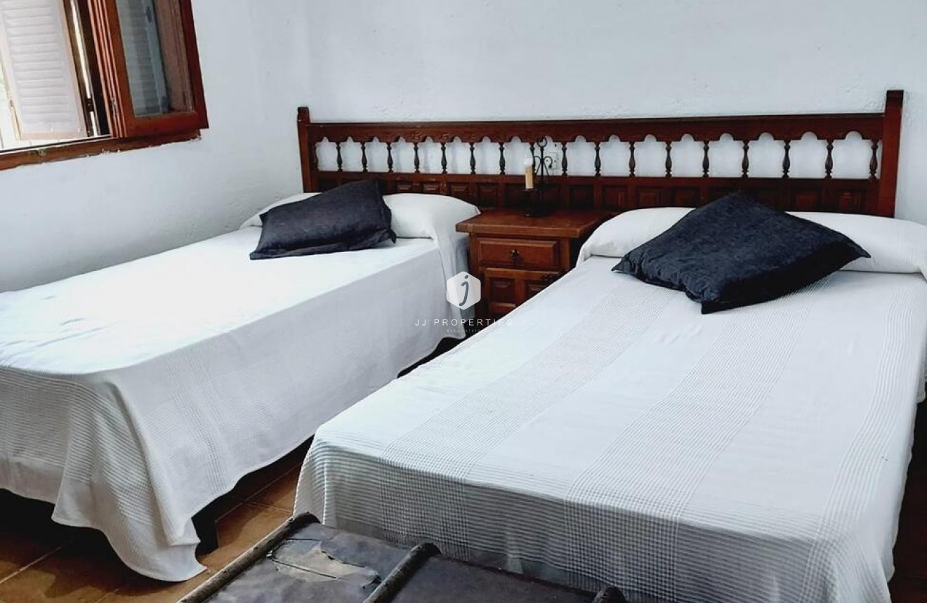 Z drugiej ręki - Villa -
Orihuela Costa - Punta Prima