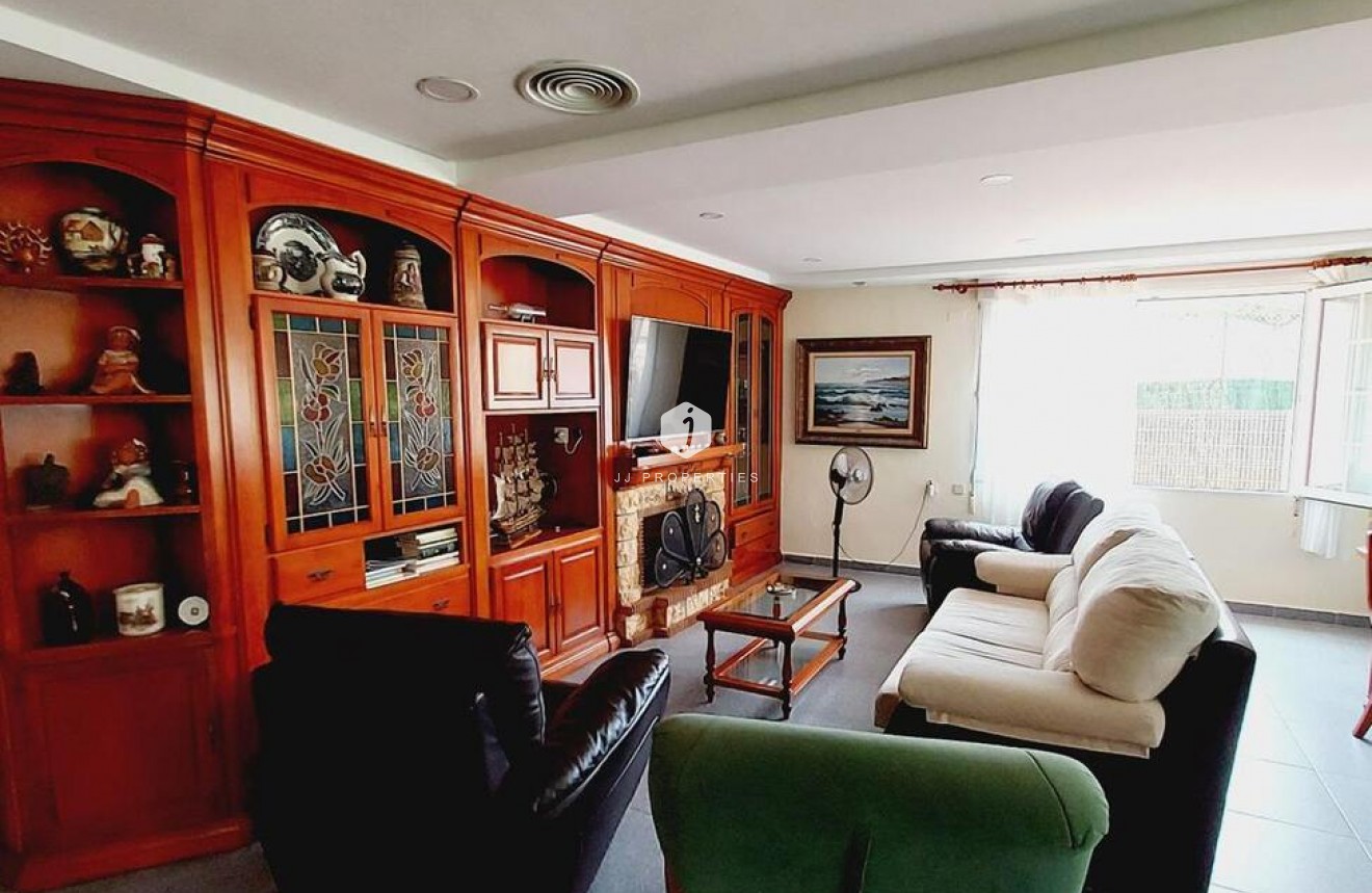 Resale - Villa -
Orihuela Costa - Cabo Roig