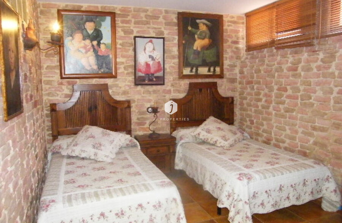 Aus zweiter Hand - Chalet -
Daya Nueva - Costa Blanca