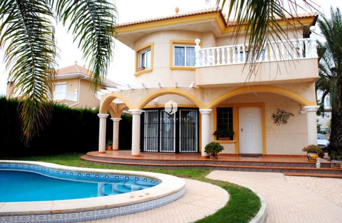 Aus zweiter Hand - Villa -
La Zenia - Costa Blanca