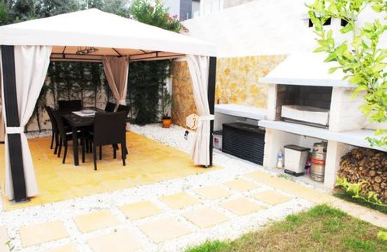 Aus zweiter Hand - Villa -
La Zenia - Costa Blanca
