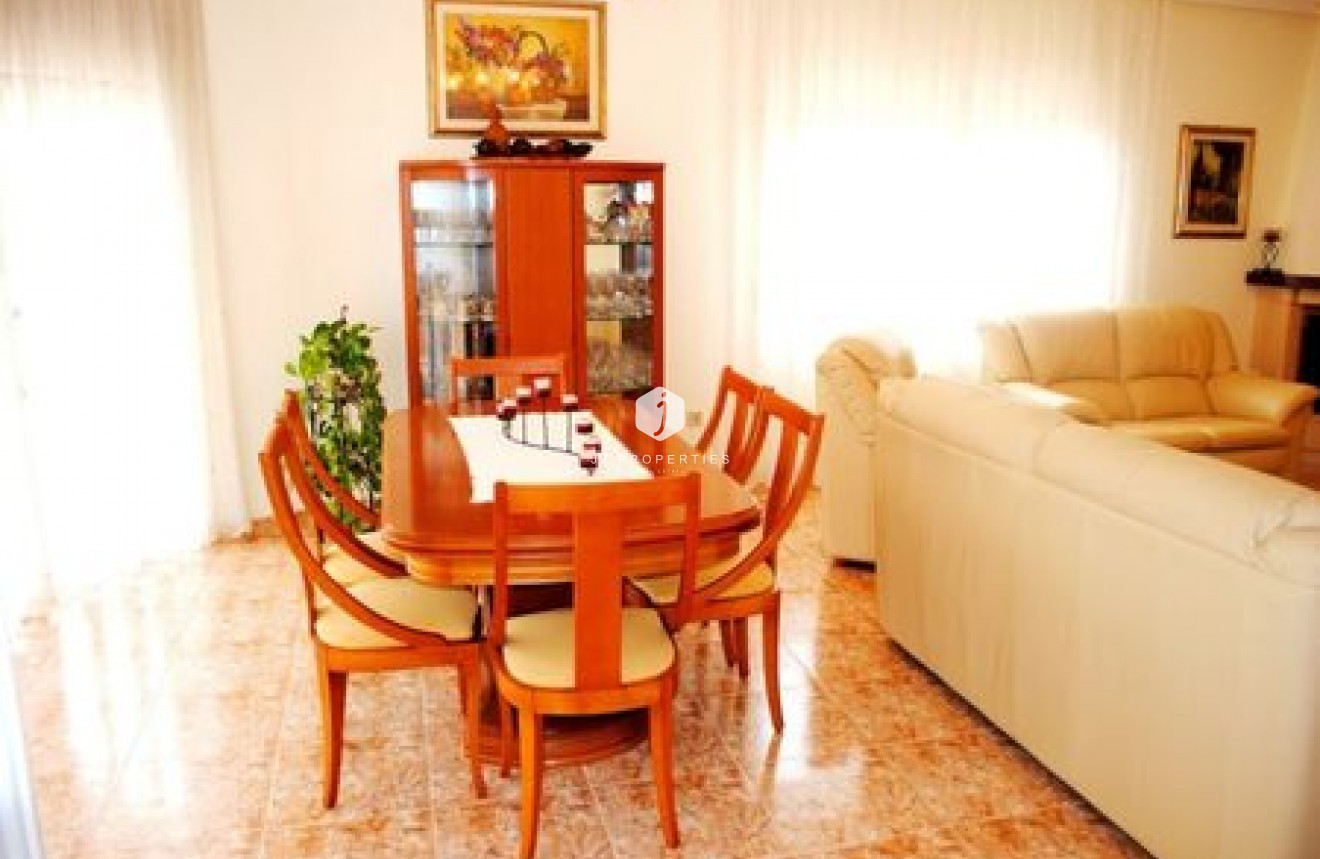 Aus zweiter Hand - Villa -
La Zenia - Costa Blanca