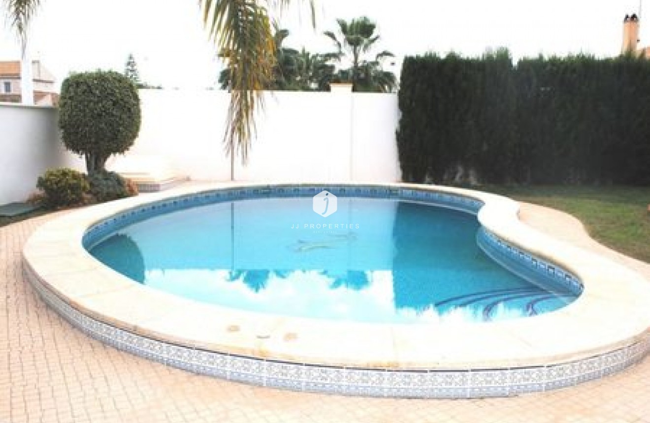 Aus zweiter Hand - Villa -
La Zenia - Costa Blanca