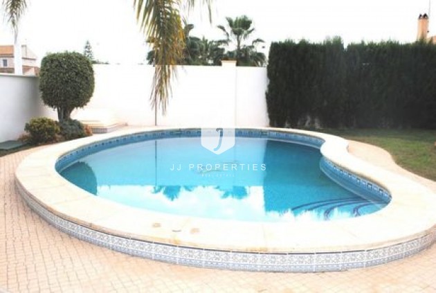 Aus zweiter Hand - Villa -
La Zenia - Costa Blanca