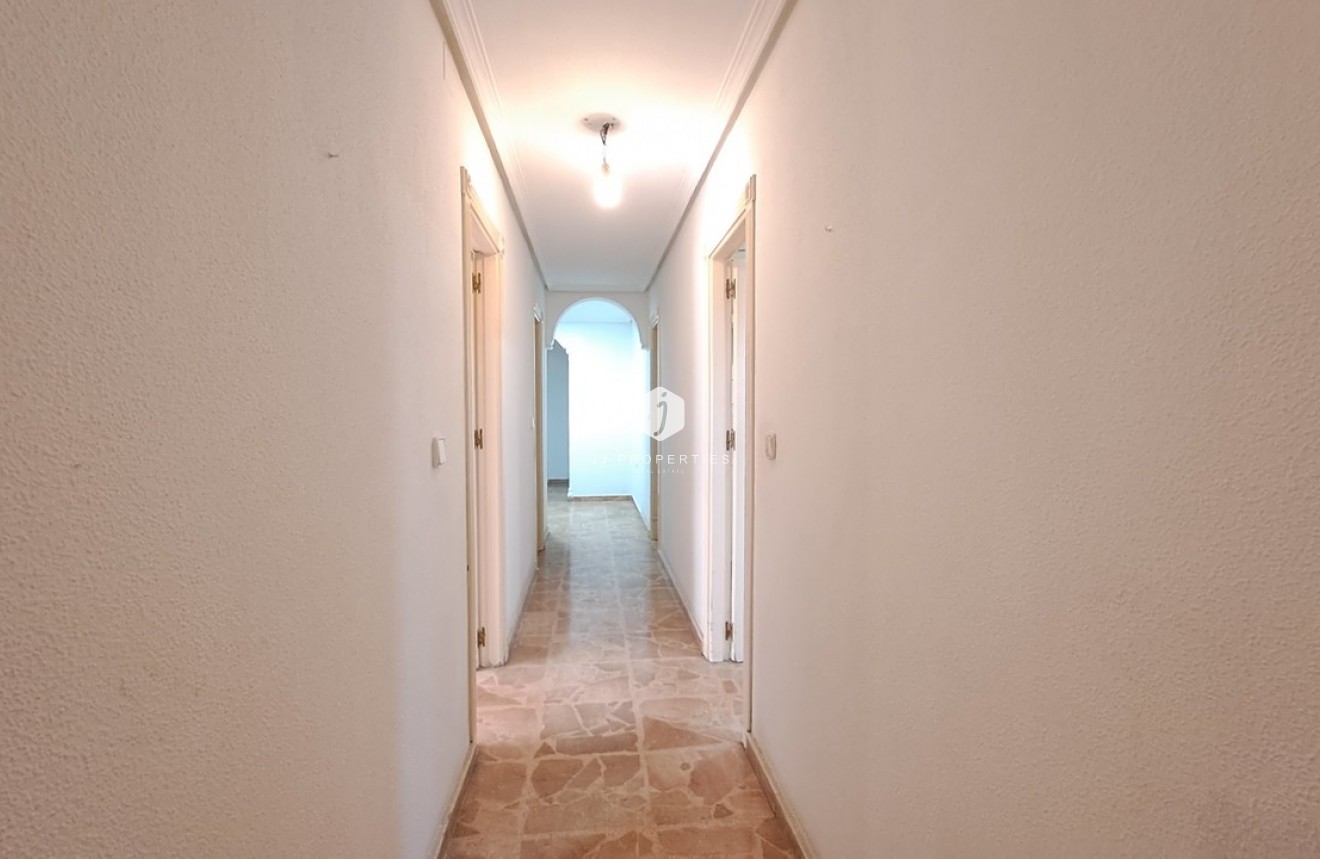 Tweedehands - Appartement / flat -
Torrevieja - Costa Blanca