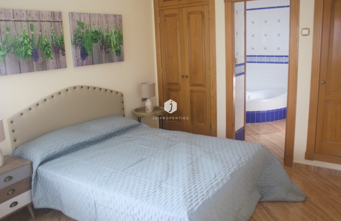 Tweedehands - Villa -
Los Altos - Costa Blanca