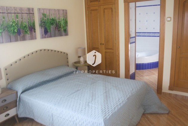 Tweedehands - Villa -
Los Altos - Costa Blanca