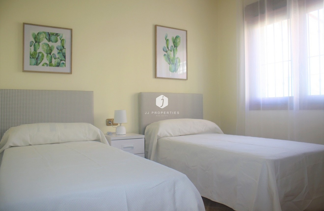 Tweedehands - Villa -
Los Altos - Costa Blanca