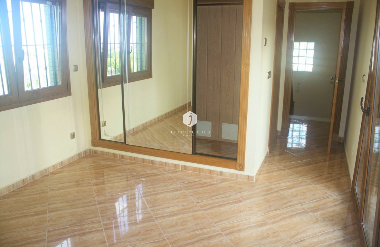 Tweedehands - Villa -
Los Altos - Costa Blanca