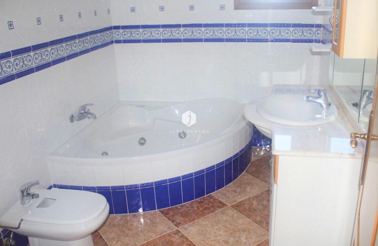 Aus zweiter Hand - Chalet -
Los Altos - Costa Blanca