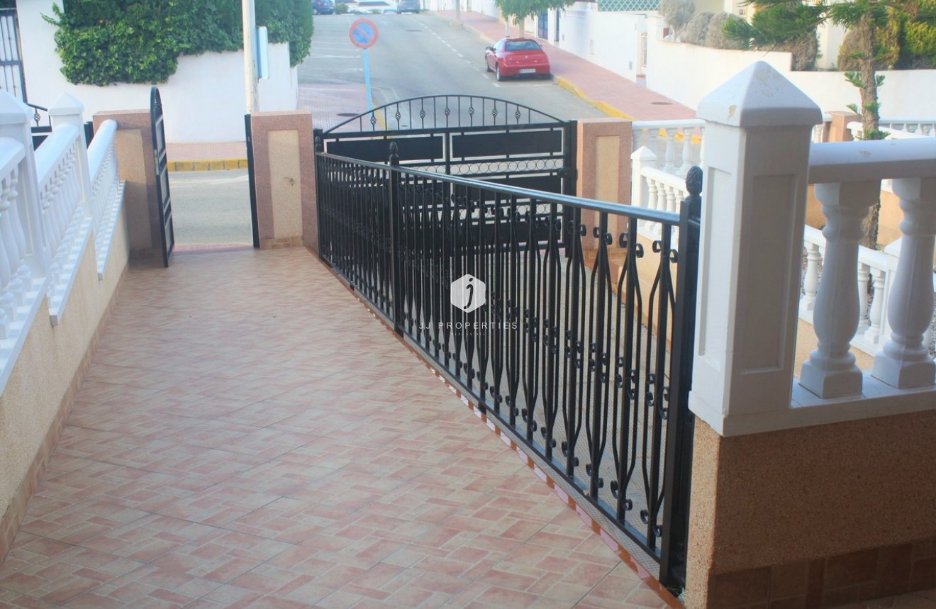 Aus zweiter Hand - Chalet -
Los Altos - Costa Blanca