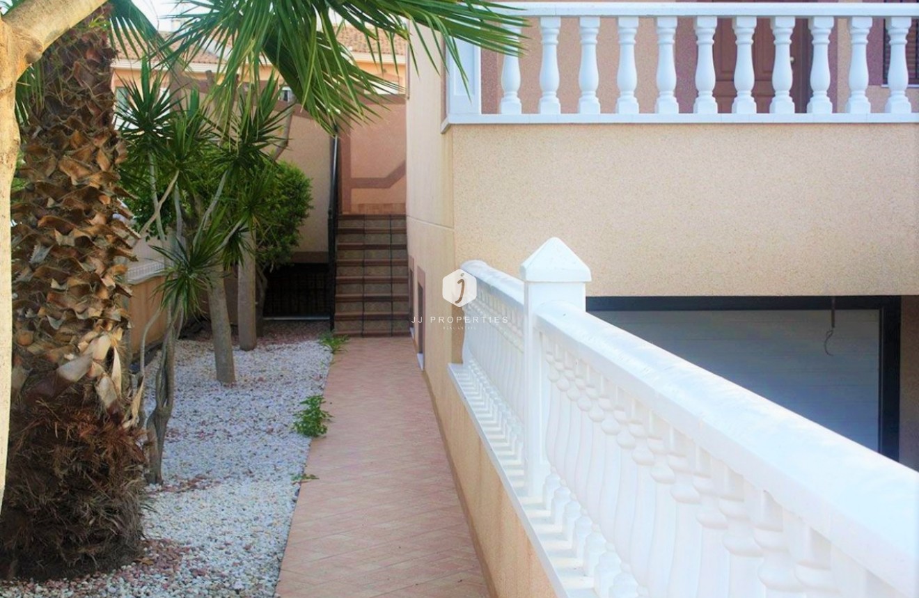 Aus zweiter Hand - Chalet -
Los Altos - Costa Blanca