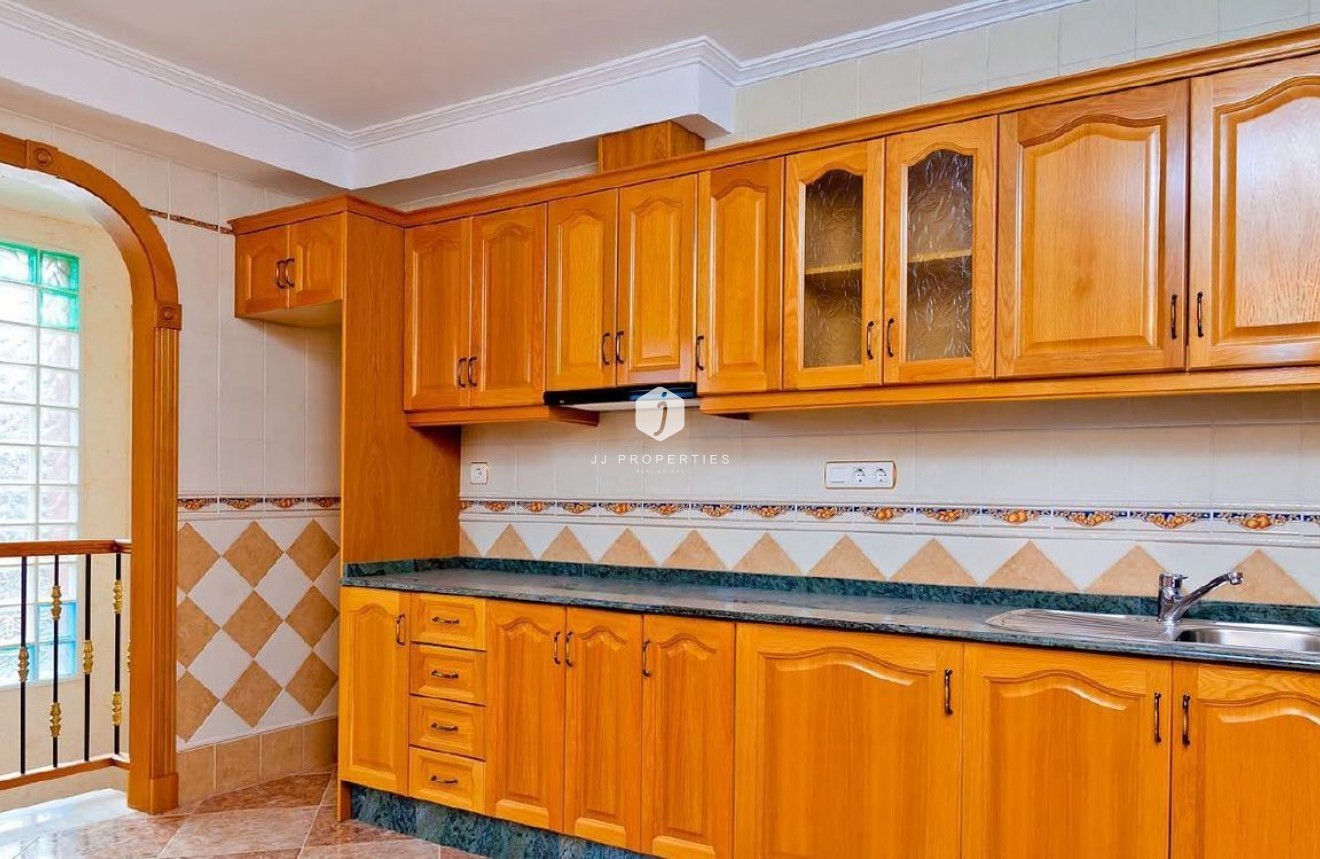 Aus zweiter Hand - Chalet -
Los Altos - Costa Blanca