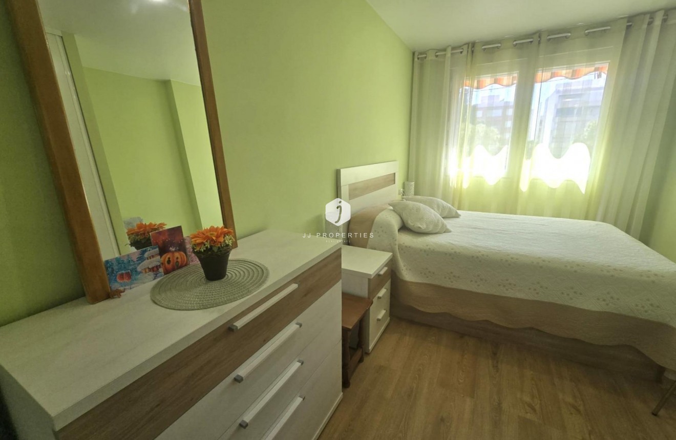 Z drugiej ręki - Mieszkanie w bloku -
Torrevieja - Playa del Cura