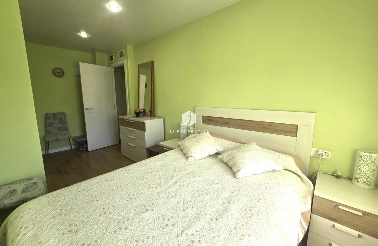 Z drugiej ręki - Mieszkanie w bloku -
Torrevieja - Playa del Cura