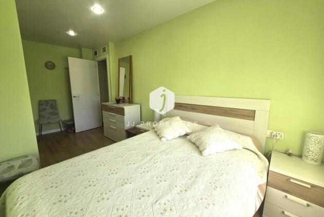 Z drugiej ręki - Mieszkanie w bloku -
Torrevieja - Playa del Cura