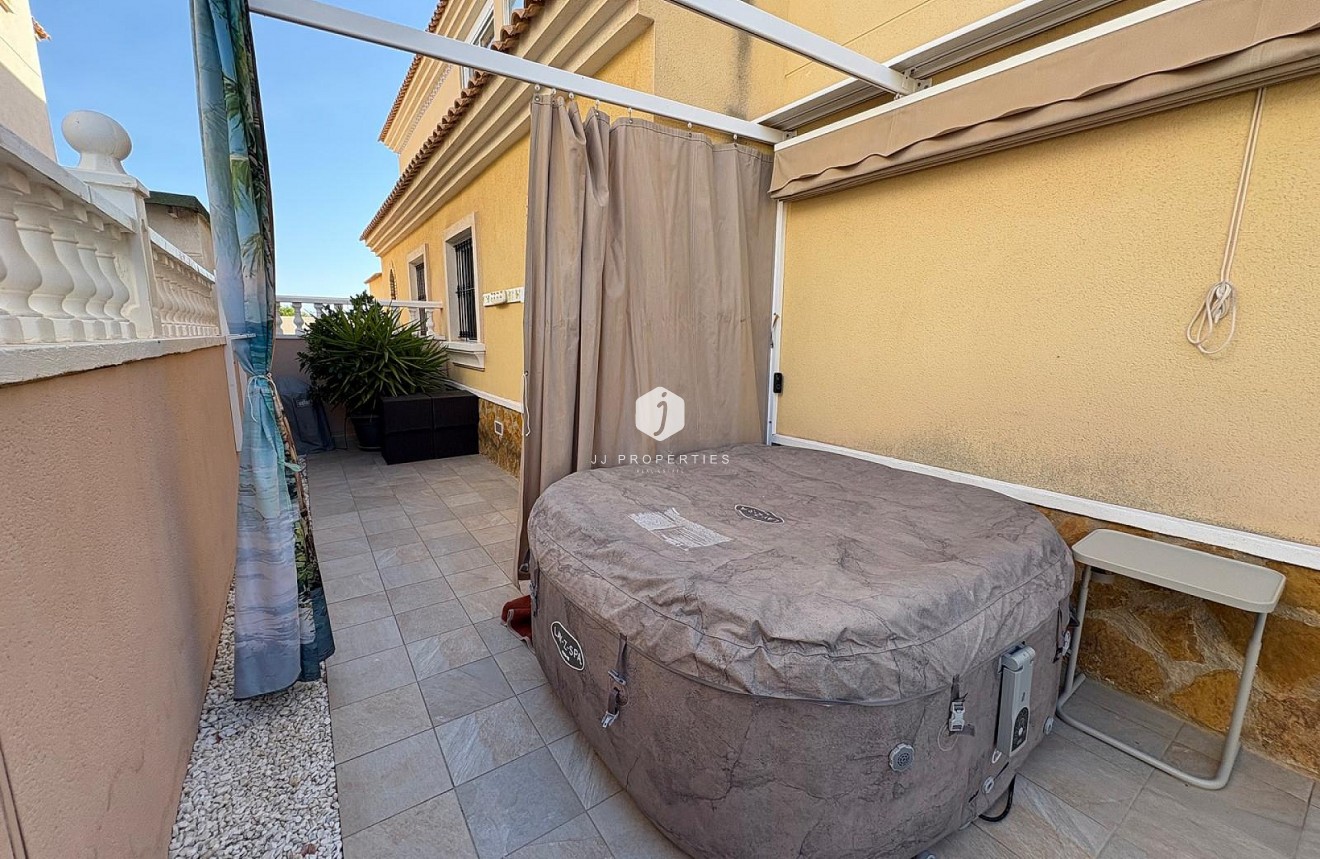 Z drugiej ręki - Mieszkanie w bloku -
Orihuela Costa - Costa Blanca