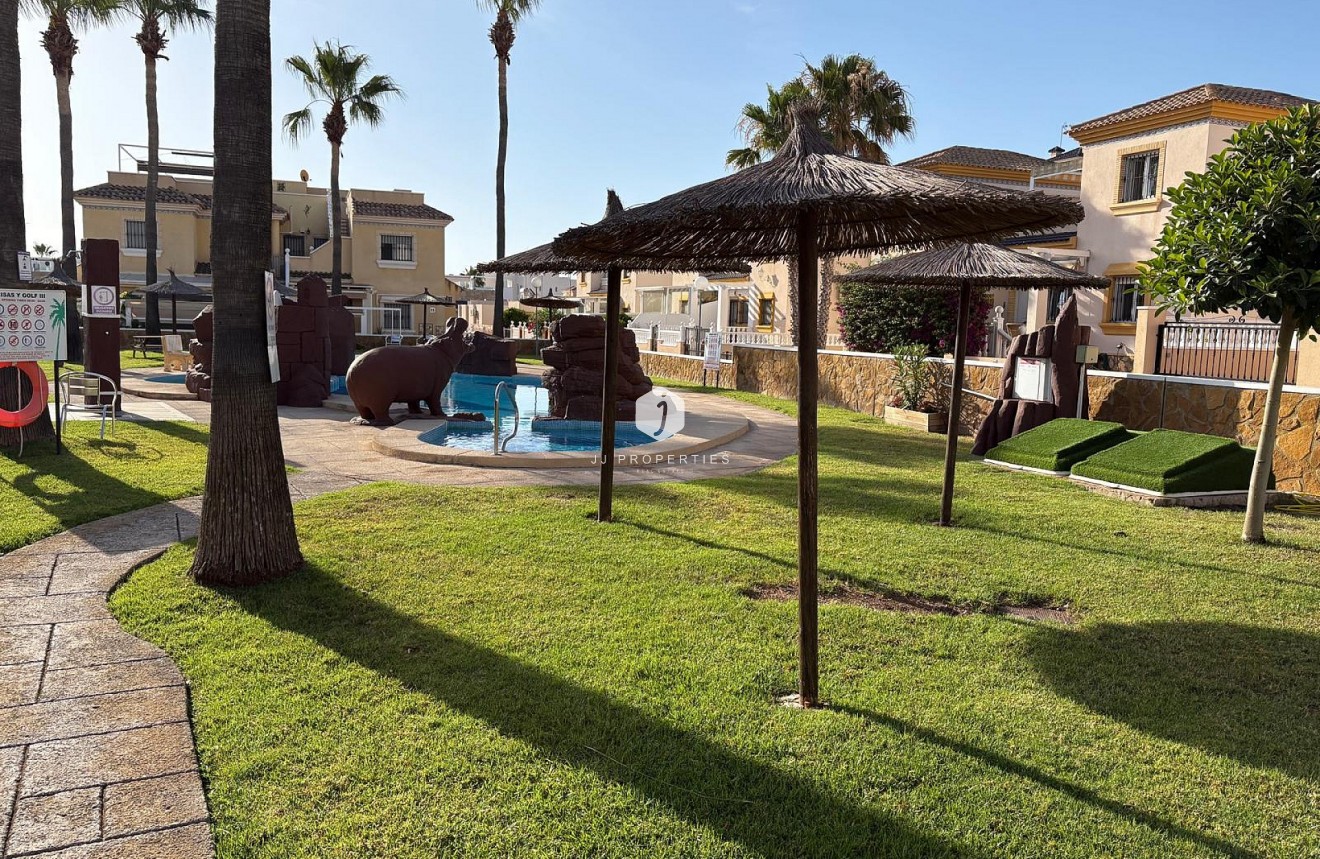 Z drugiej ręki - Mieszkanie w bloku -
Orihuela Costa - Costa Blanca