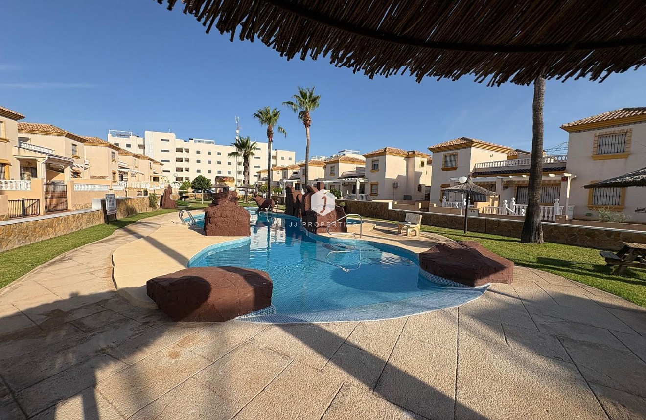 Z drugiej ręki - Mieszkanie w bloku -
Orihuela Costa - Costa Blanca