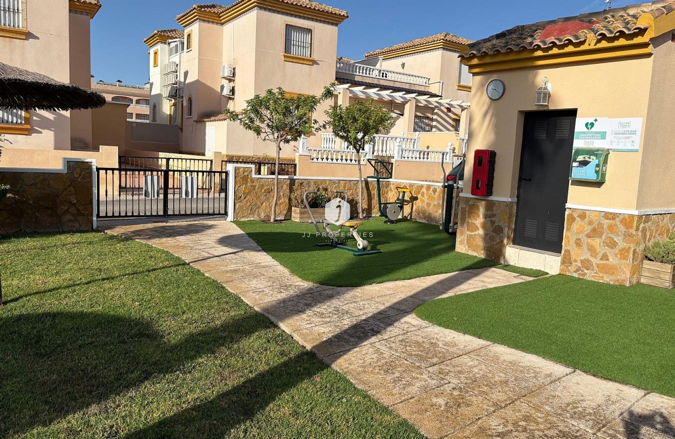 Z drugiej ręki - Mieszkanie w bloku -
Orihuela Costa - Costa Blanca