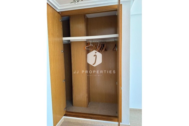 Z drugiej ręki - Mieszkanie w bloku -
Torrevieja - Centro