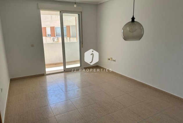 Z drugiej ręki - Mieszkanie w bloku -
Torrevieja - Centro
