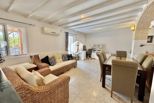 Z drugiej ręki - Villa -
Dolores - Comunidad Valenciana